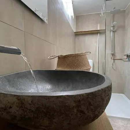 The Ugly Duckling Apartment Dormelletto