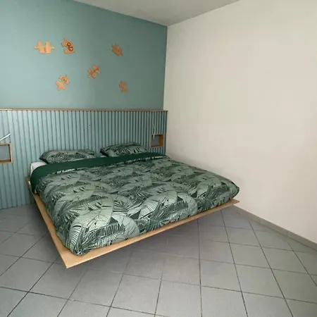 The Ugly Duckling * דורמלטו