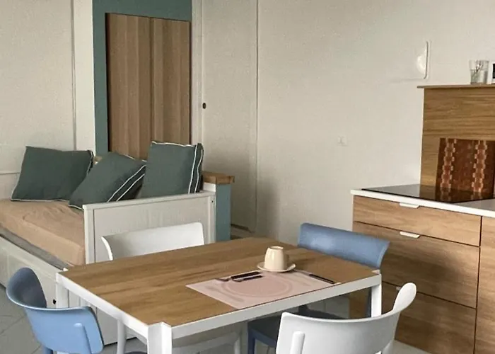 The Ugly Duckling * Dormelletto