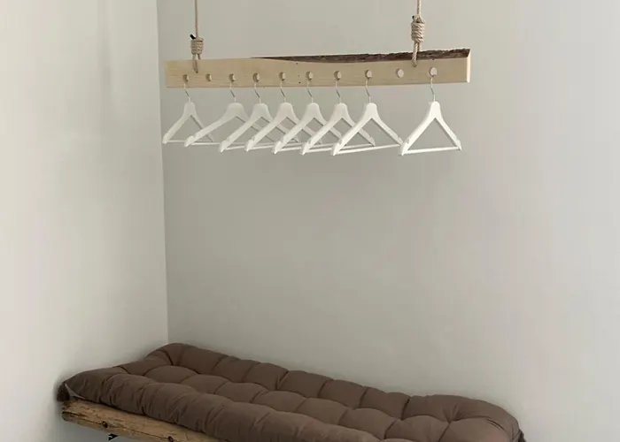 The Ugly Duckling Apartman *